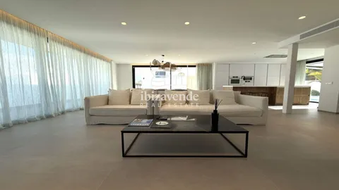 Дом 595 м² в Santa Eulària des Riu