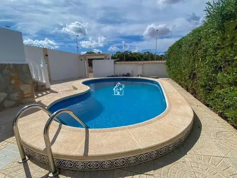 House 100 m² in Torrevieja (2/34)