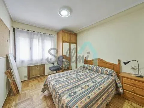 Pis de 82 m² a Oviedo
