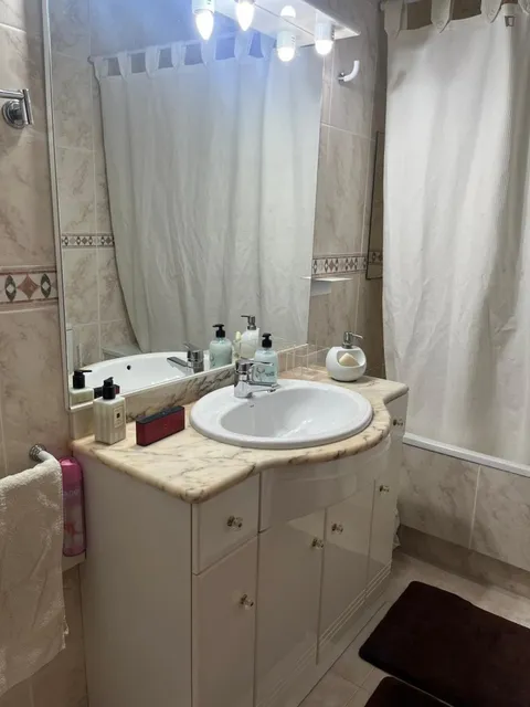 Habitació de lloguer, Sant Esteve Sesrovires (3/4)
