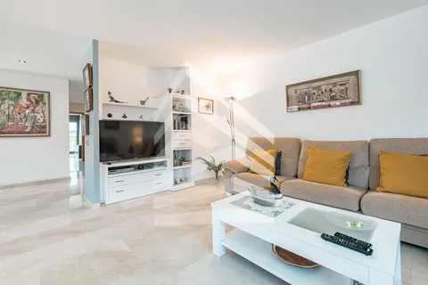 Haus 228 m² in Sant Just Desvern