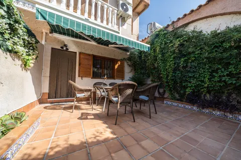 Pis de 76 m² a Dolores