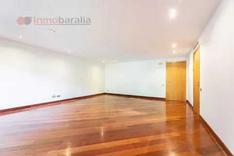 Pis de 800 m² a Pozuelo de Alarcón