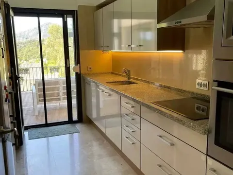 Haus 250 m² in Benahavís
