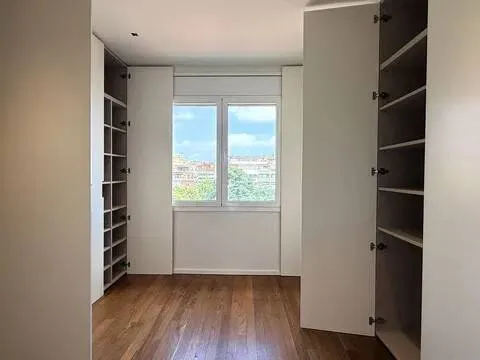 Wohnung 323 m² in Barcelona
