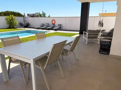 Haus 160 m² in La Línea de la Concepción