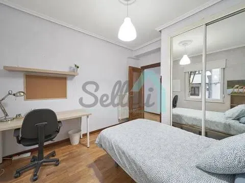 Pis de 112 m² a Oviedo