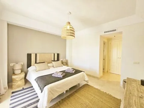 Wohnung 131 m² in San Roque