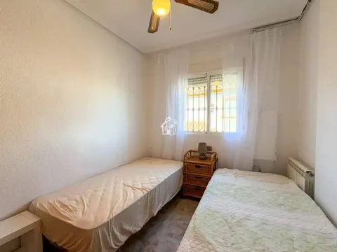 Casa de 100 m² a Oriola
