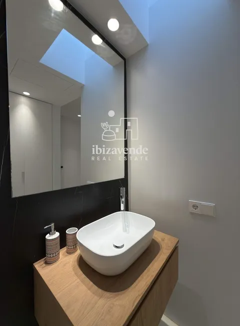 Дом 595 м² в Santa Eulària des Riu