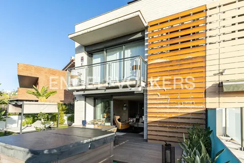 Casa de 305 m² a Tiana