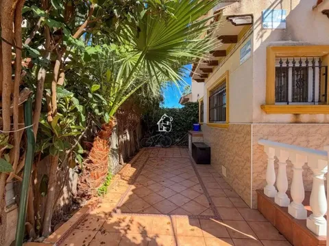 Casa de 100 m² a Oriola