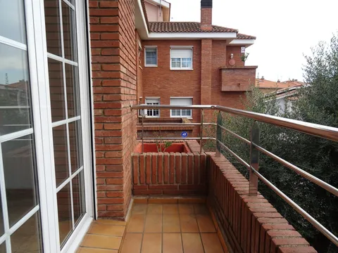 Appartement 147 m² à Cerdanyola del Vallès