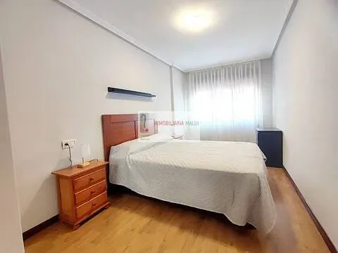 Pis de 75 m² a Oviedo