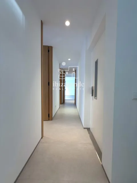 Дом 595 м² в Santa Eulària des Riu