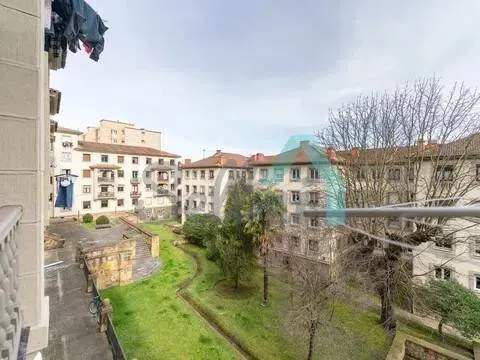 Pis de 80 m² a Oviedo