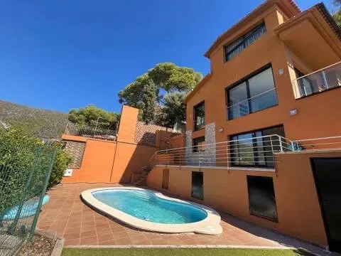 Casa de 234 m² a Castelldefels