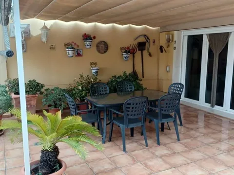 Casa de 220 m² a Petrer