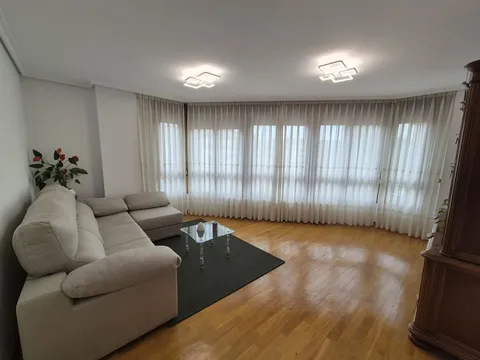 Pis de 82 m² a Oviedo