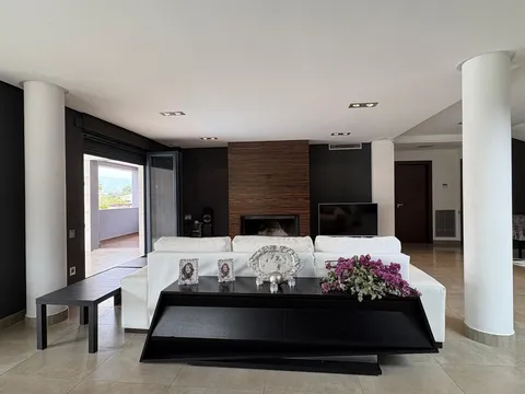 Casa de 318 m² en Elda