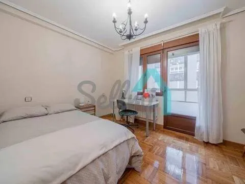 Pis de 84 m² a Oviedo