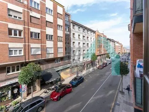 Pis de 85 m² a Oviedo