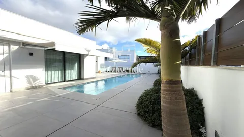 Дом 595 м² в Santa Eulària des Riu