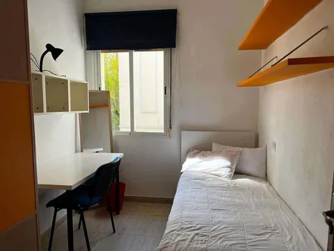 Кімната в оренду, Madrid