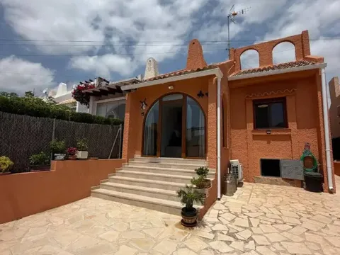 Будинок 150 м² у Calp