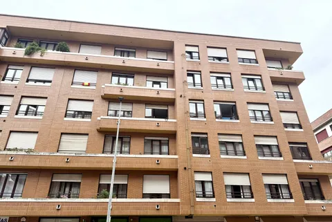 Pis de 98 m² a Gijón