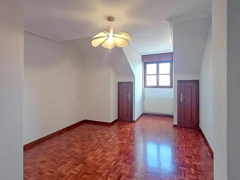 Pis de 114 m² a Oviedo