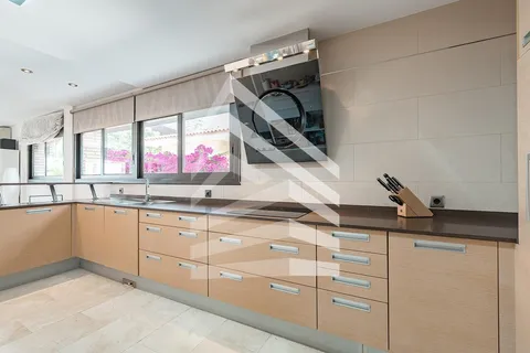 Haus 228 m² in Sant Just Desvern