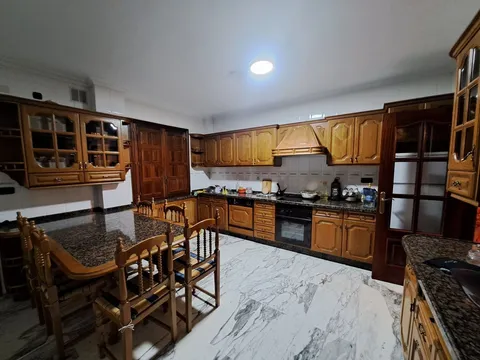 Casa de 494 m² a Teo