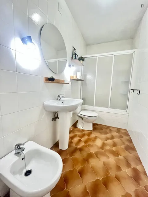 Habitació de lloguer, Santiponce