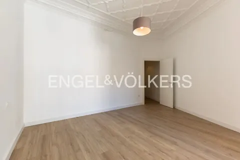 Appartement 139 m² à Valence (2/30)