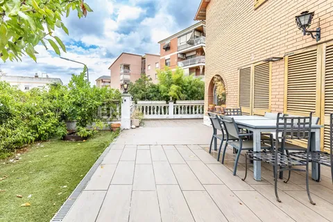Casa de 262 m² a Sant Andreu de la Barca (2/58)