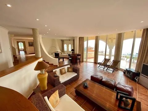 Haus 500 m² in Altea