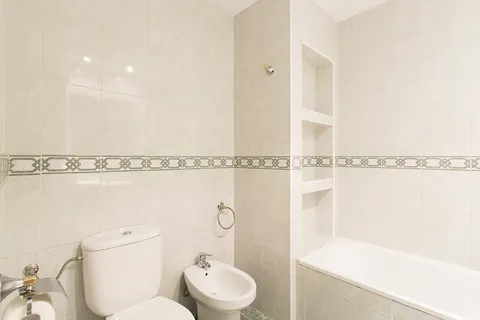 Piso de 90 m² en Granada