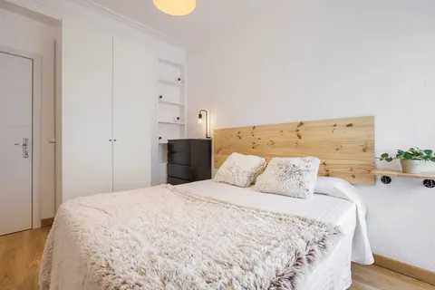 Chambre à louer, Madrid (4/9)