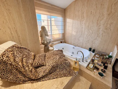 Appartement 330 m² à Luque