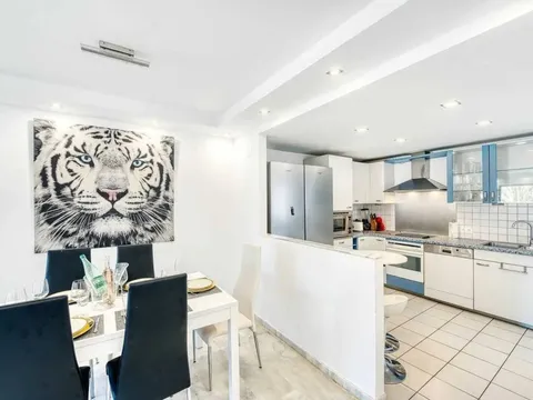 Pis de 200 m² a Estepona