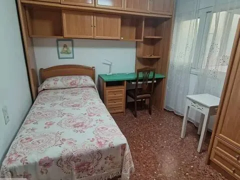 Habitació de lloguer, Antequera