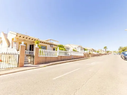 Casa de 61 m² a Oriola