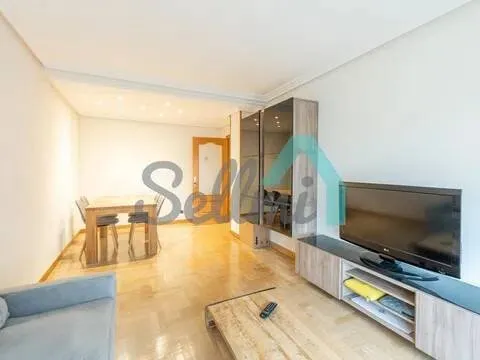 Flat 86 m² in Oviedo