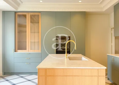 Wohnung 340 m² in Madrid