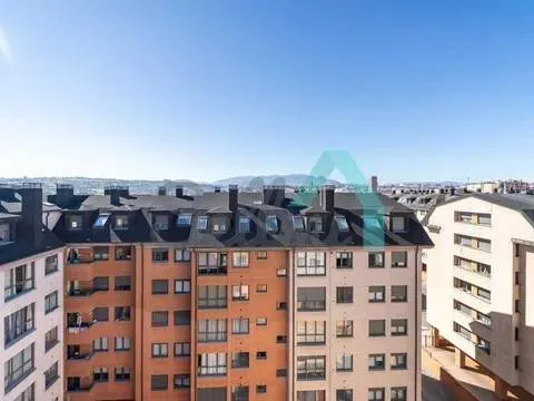 Pis de 69 m² a Oviedo