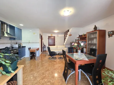 Appartement 80 m² à Nava