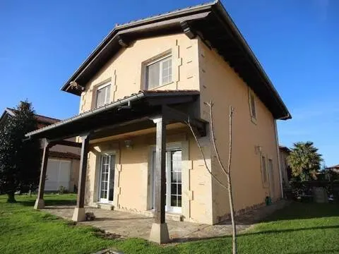 Casa de 216 m² a Udías
