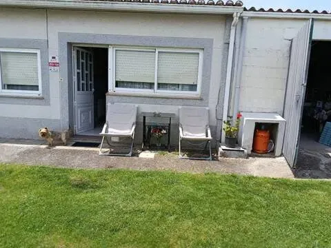Haus 80 m² in Oleiros