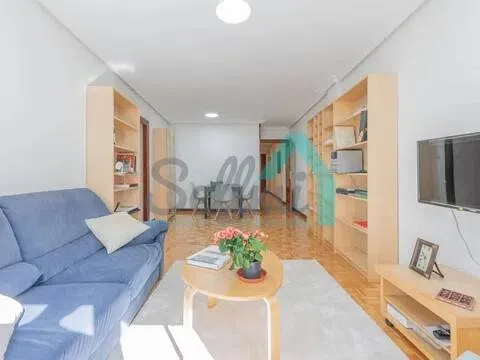 Pis de 95 m² a Oviedo